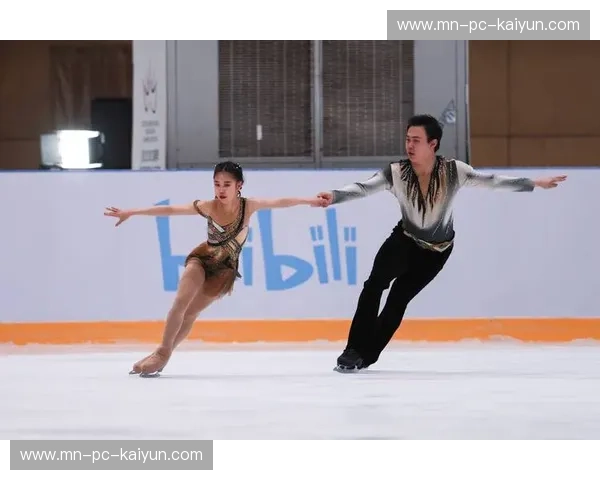 转会花样滑冰：冰上风云与新生机